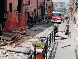 Esplosione in municipio, pesanti le accuse: ma serve tempo per la perizia