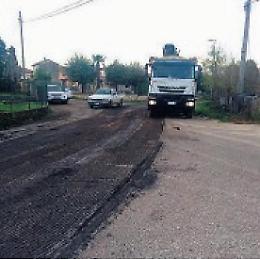 Buche e scarsa sicurezza, partono i lavori in via Sant'Anna: verrà riasfaltata