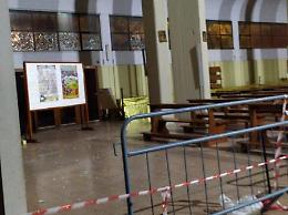 Il vento manda in pezzi la vetrata della navata della cattedrale: grande paura