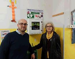 Torrice, un defibrillatore per la scuola dell'infanzia. Il dono dell'Avis
