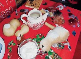 Vandali in azione alla baita di Babbo Natale: ma le telecamere li riprendono