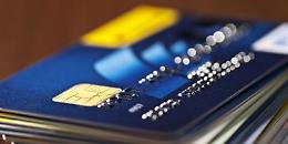 Fa un acquisto e paga con carta di credito ma è una truffa: due denunciati