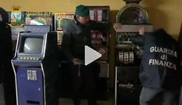 Scommesse illegali e slot manomesse: arresti e sequestri. Coinvolta la Ciociaria