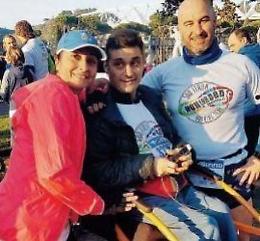 Due gambe per un sogno chiamato 'libert&agrave;': gli atleti della joelette