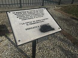 Oltraggio alle donne assassinate: rimossa la targa vandalizzata