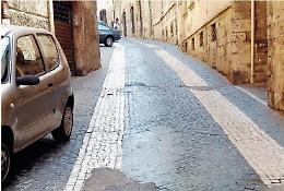 Anziana picchiata, scaraventata a terra e scippata: il racconto del figlio