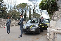 Contrabbando liquidi sigarette elettroniche: sequestrati 75 litri di "svapabile"
