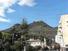 Cassino, commercianti divisi sulla crisi: i lumini "spengono" il settore