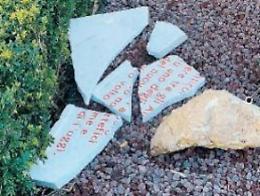 Raid vandalico nel centro storico, è caccia agli autori