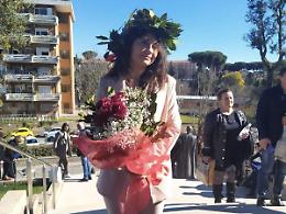 Fiuggi: si laurea e dedica l'alloro al nonno scomparso, Umberto Scascitelli