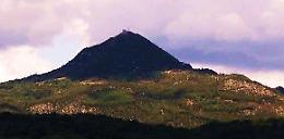 Coronavirus, ancora troppe persone a spasso. Arriva la stretta: il sindaco chiude il sentiero per monte Cacume
