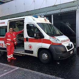 Emergenza coronavirus, la Croce Rossa dona mascherine agli agenti della Questura