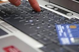 Boom di frodi creditizie online: in aumento i casi sui prodotti di lusso