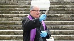 Coronavirus, una preghiera per tutte le vittime: il vescovo Loppa oggi nei cimiteri di Anagni e Alatri
