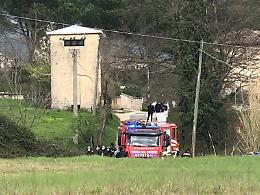 Muore carbonizzato nel rogo della sua roulotte: identificata la vittima