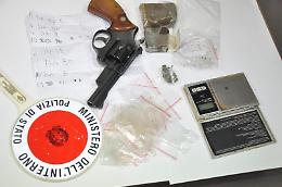 Ruba una pistola al padre e la vende a un pusher per la droga: un arresto e due denunce