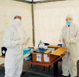 Tamponi in auto alla Asl di Frosinone, ieri i primi 27: ecco su chi vengono effettuati