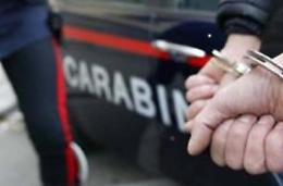 Ruba soldi dal portafogli di un anziano: 43enne arrestato in flagranza di reato