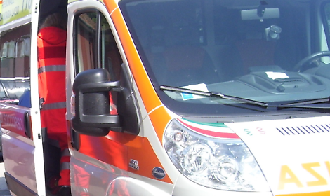 ambulanza e carabinieri 