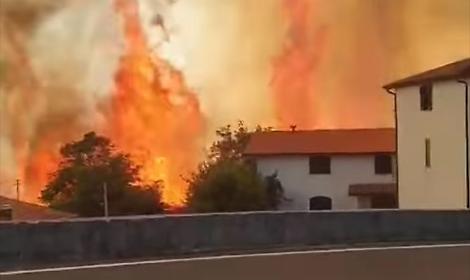 Incendio, controlli su acqua e massi