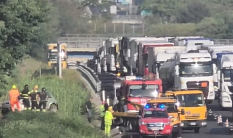 Schianto in A1, tre donne ferite. Passeggera trasferita in elicottero