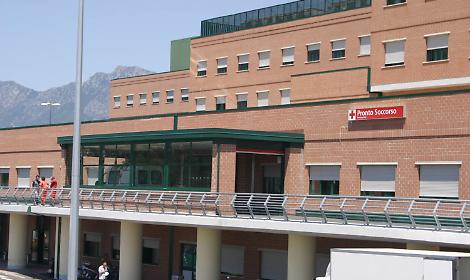 Cade dalla bici e batte la testa: paura per una bambina di 8 anni