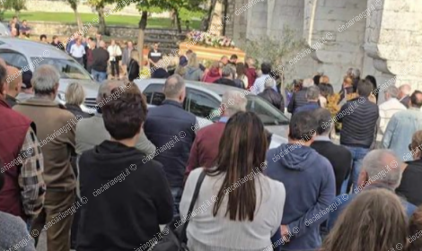 Muore sul posto di lavoro. Colleghi in divisa per l&rsquo;addio a Giuseppe