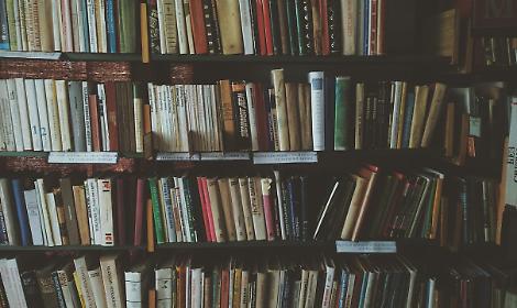 Lo scrittore visionario che prima di tutti immagin&ograve; il futuro. Settantacinque anni fa moriva George Orwell