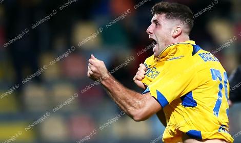 Frosinone bravo a segnare e soffrire: espugnato il San Nicola!