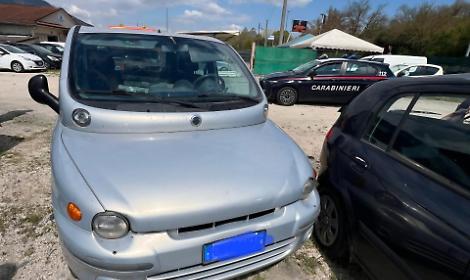 Ritrovata un'auto rubata: i carabinieri la restituiscono alla proprietaria