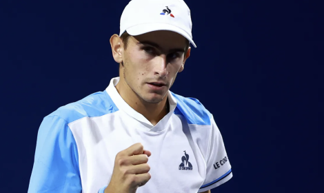 Arnaldi batte pure... il blackout e conquista gli ottavi di finale a Madrid