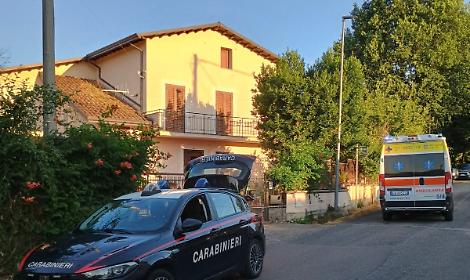 Finisce con lo scooter contro un muro: arriva l'eliambulanza