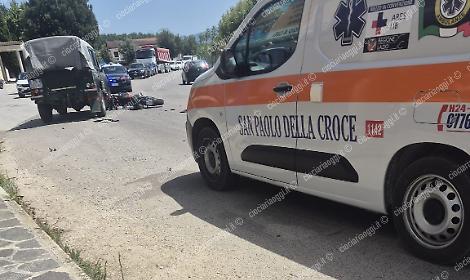 Scontro tra un'auto e una moto: un uomo elitrasportato in ospedale