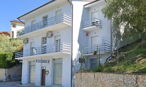 Ignora i domiciliari ed esce di casa: un uomo finisce in carcere