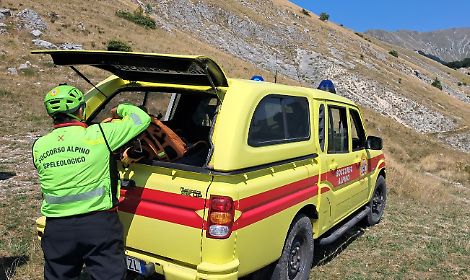 Due escursionisti perdono l'orientamento: interviene il soccorso alpino