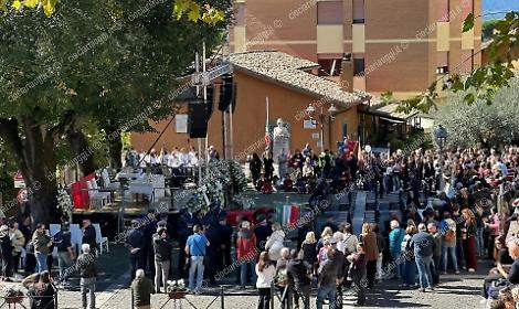 Funerali di Lorenzo Nucheli, in centinaia per l'addio all'allievo pilota