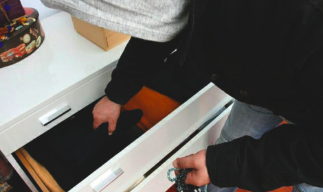 Furto a segno mentre i proprietari sono in casa