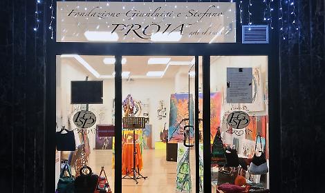 La Fondazione Proia si illumina con le luci di Natale