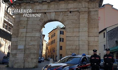 Rubano quattro prosciutti e sessantadue confezioni di caff&egrave;. Denunciati