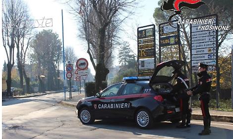 Aggressione davanti ai figli: uomo allontanato di casa