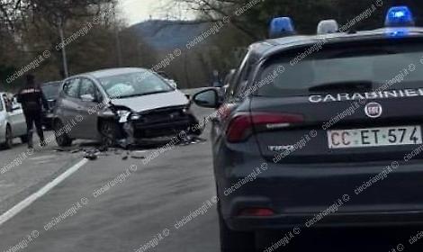 Incidente in via Maria, coinvolte due auto