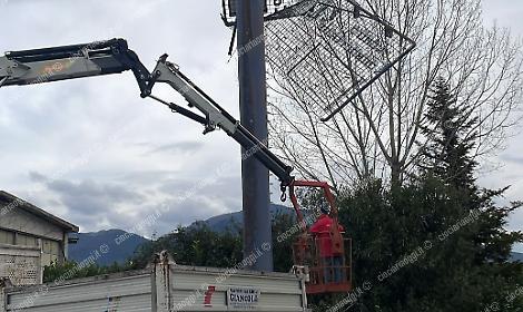 Allarme maltempo nel cassinate. Raffiche di vento, crollano alberi e insegne
