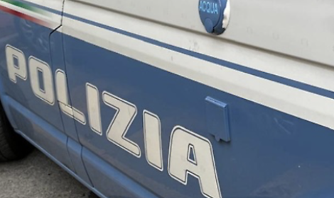 Violenta sassaiola contro un minibus di linea: Squadra giudiziaria al lavoro