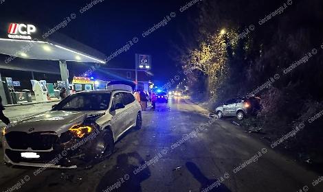 Scontro tra un auto e una minicar: un ferito grave