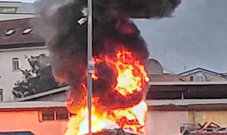 Sora, rogo all&rsquo;eco centro: nube nera visibile per chilometri