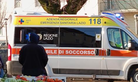 Investita mentre andava a scuola. Paura per una quindicenne