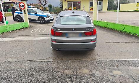 Anziano investe una donna: trasportata in ospedale