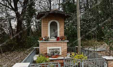 Rubata la statuina della Madonna nell'edicola di via Rotabile