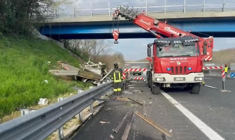 Incidente mortale in A1: perdono la vita tre operai di Acuto