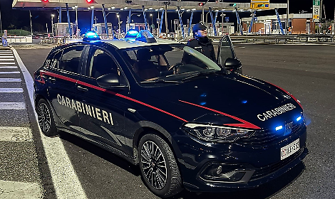 Viola ripetutamente i domiciliari: arrestata